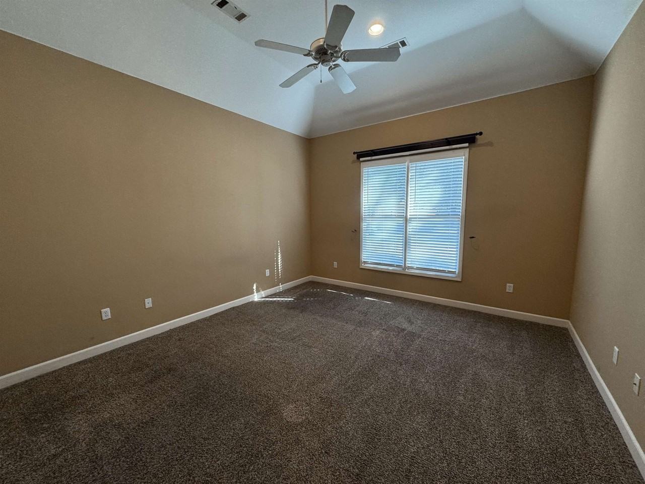 4847 Rainy Pass Rd - Photo 4 of 20