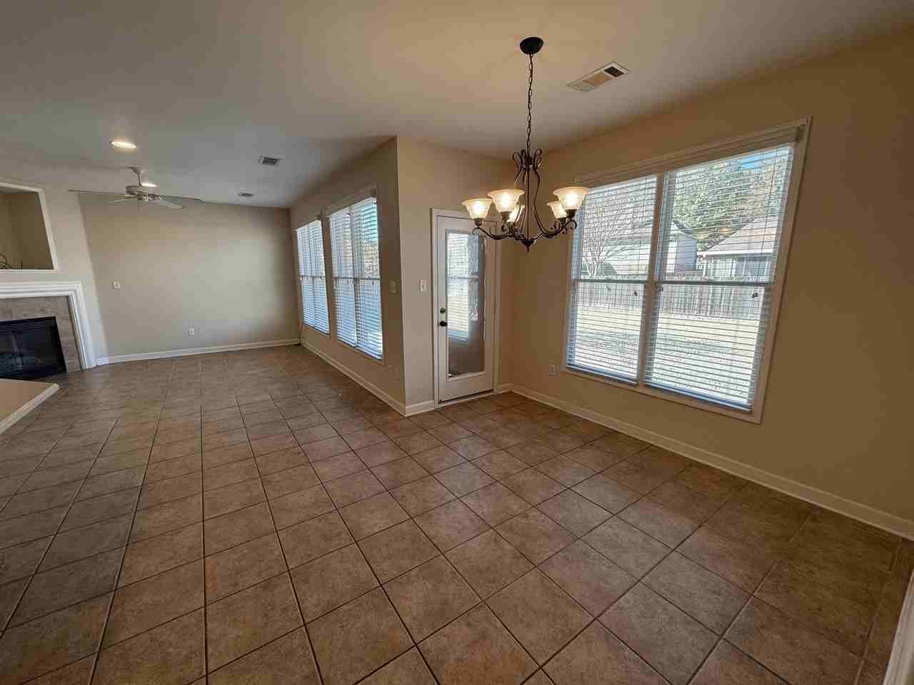 4847 Rainy Pass Rd - Photo 7 of 20