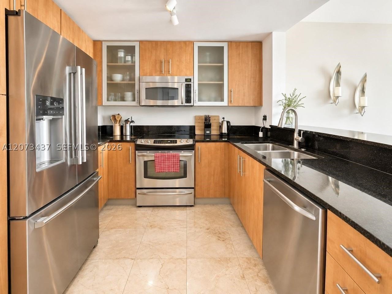 7910 Harbor Island Dr #904 - Photo 5 of 17