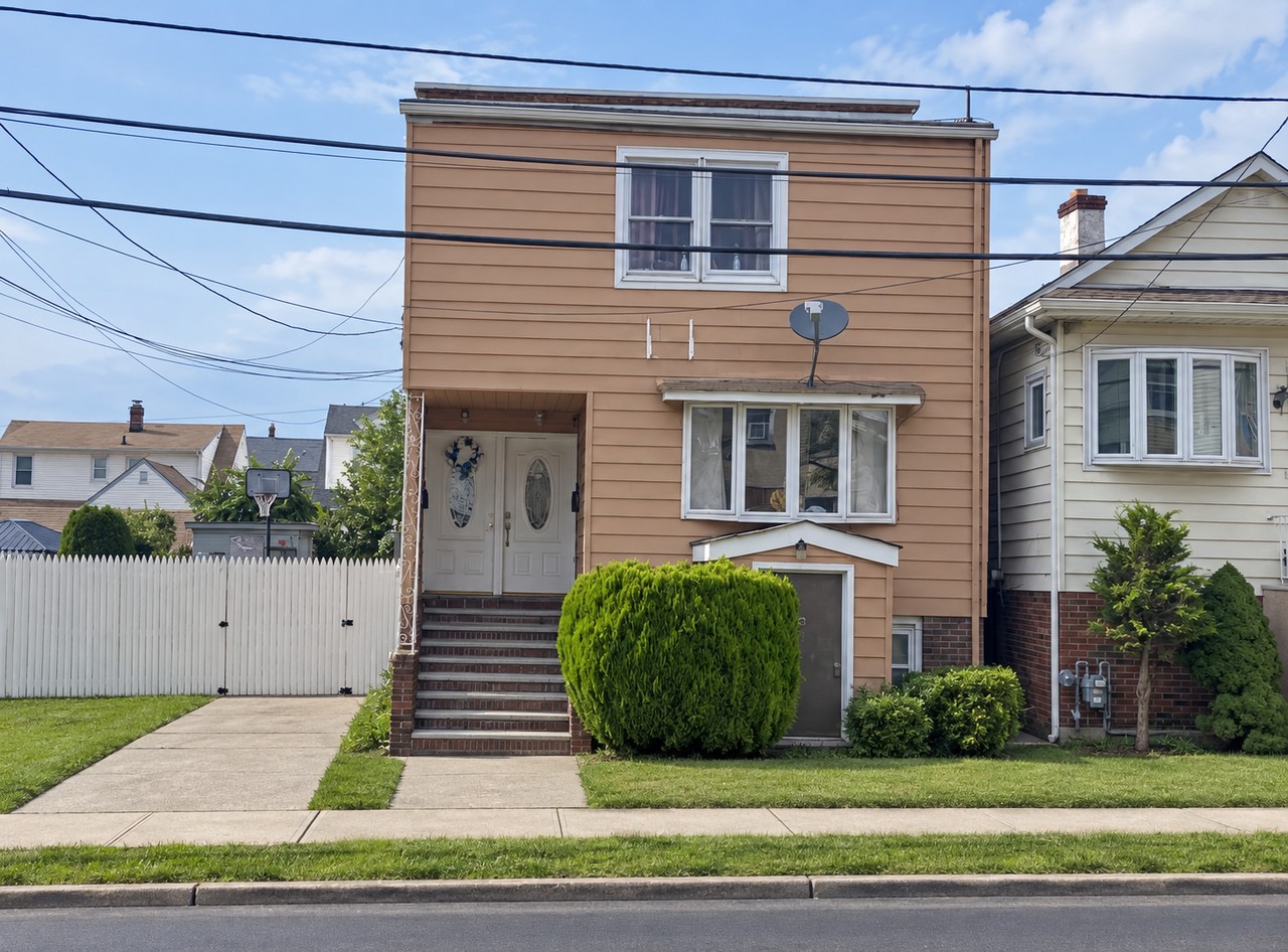 367 Madeline Ave #2