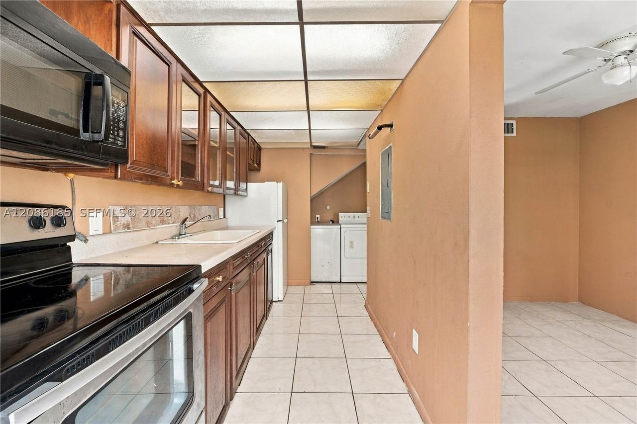 2236 Nw 52nd Ave #2236 - Photo 4 of 15