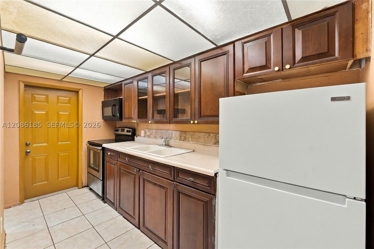 2236 Nw 52nd Ave #2236 - Photo 5 of 15