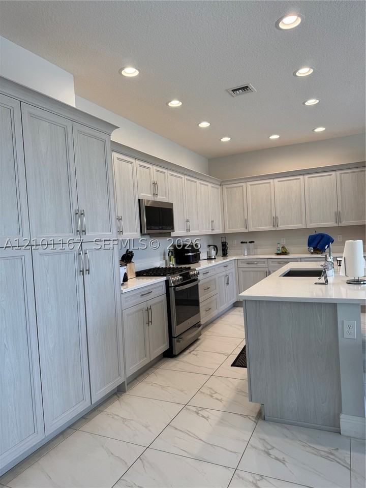 16222 Sea Turtle Pl #16222 - Photo 5 of 31