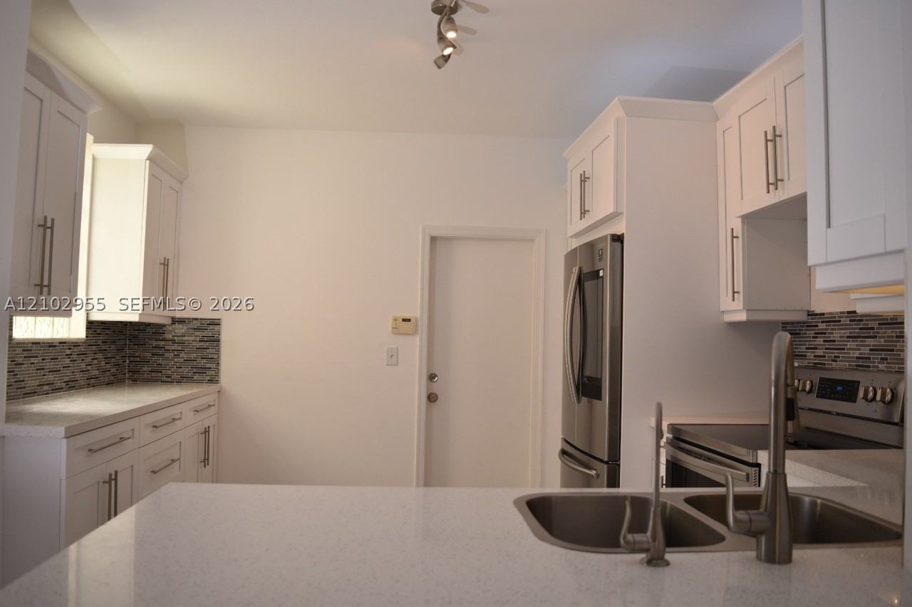 3641 San Simeon Cir #3641 - Photo 5 of 23