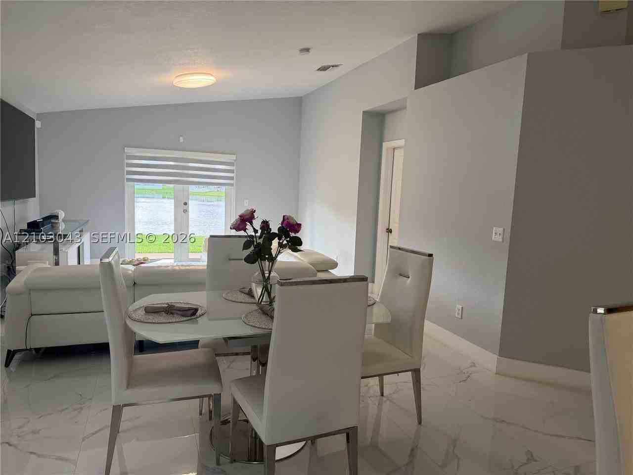 12452 Sw 45th Dr - Photo 3 of 6