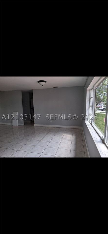 12255 Sw 29th Ter - Photo 3 of 13