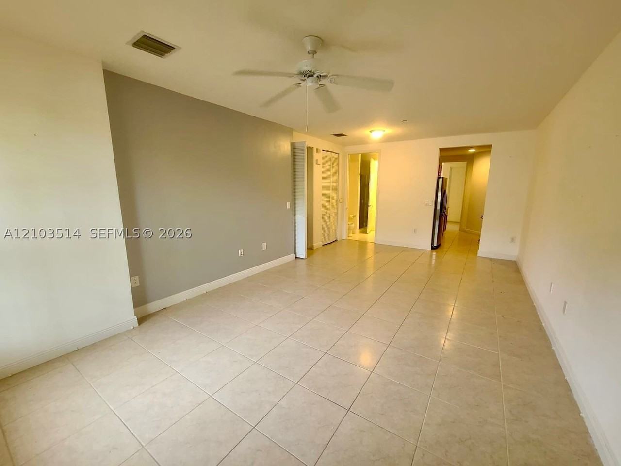 300 Sw 14th Ave #300 - Photo 2 of 9