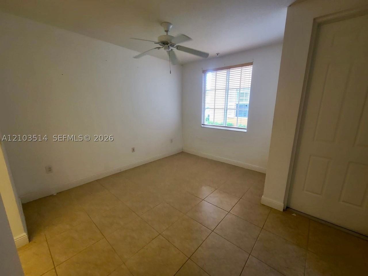 300 Sw 14th Ave #300 - Photo 5 of 9