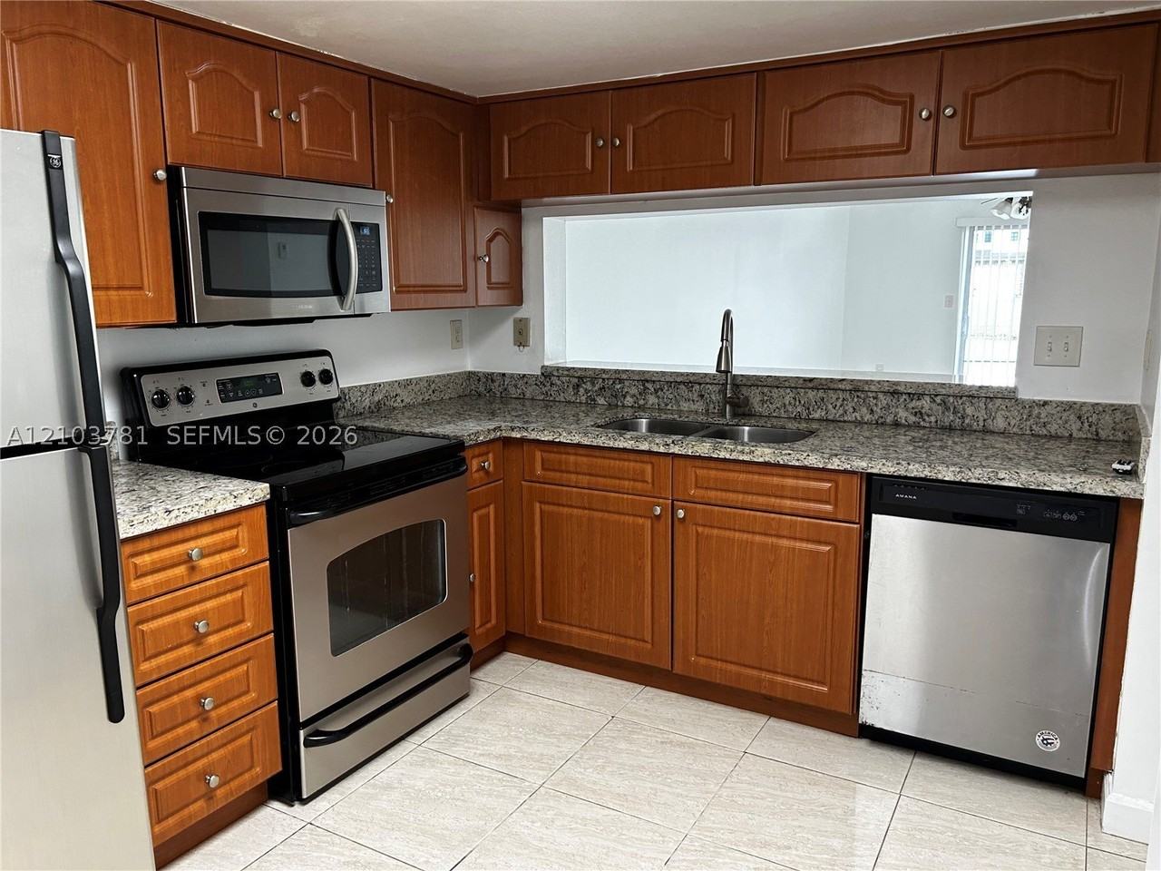 411 Sw 113th Way #411 - Photo 4 of 15