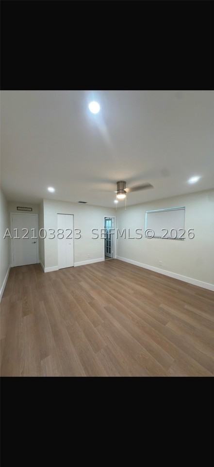 5209 Cleveland St - Photo 2 of 15