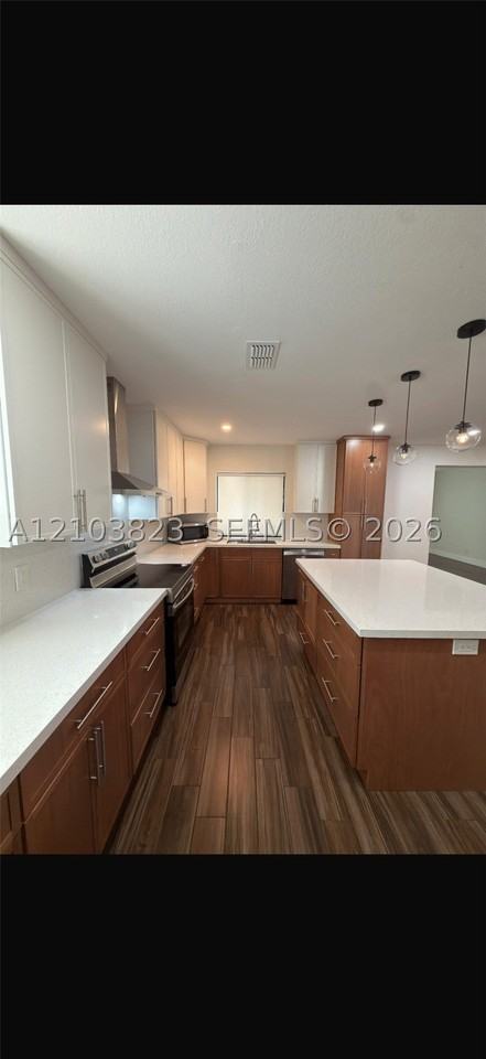 5209 Cleveland St - Photo 5 of 15