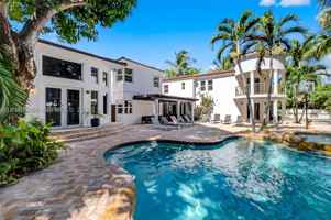 featured image of 1051 Ne 89th St #1