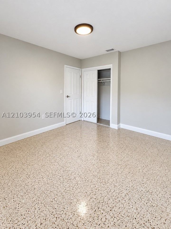 1709 Nw 5th St - Photo 7 of 10