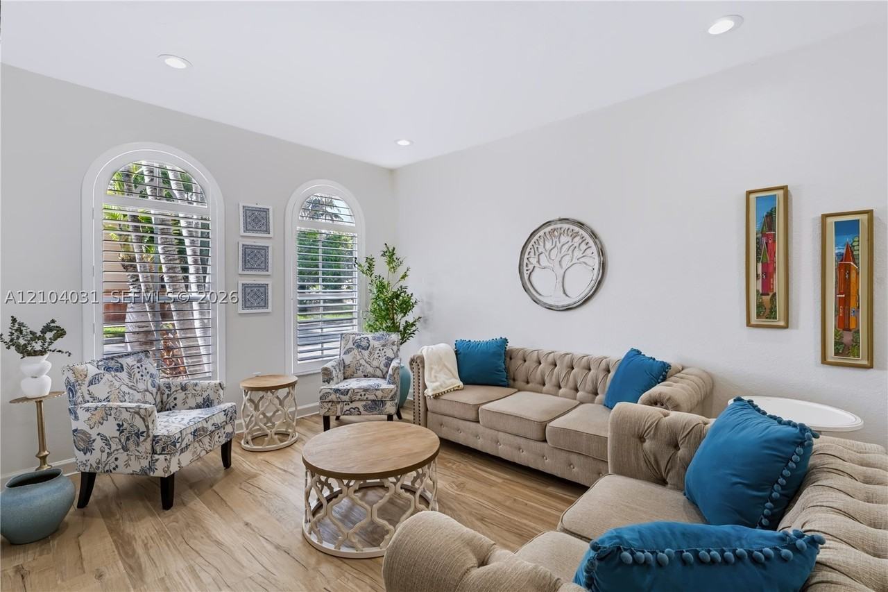 12313 Sw 123rd Ter - Photo 2 of 25