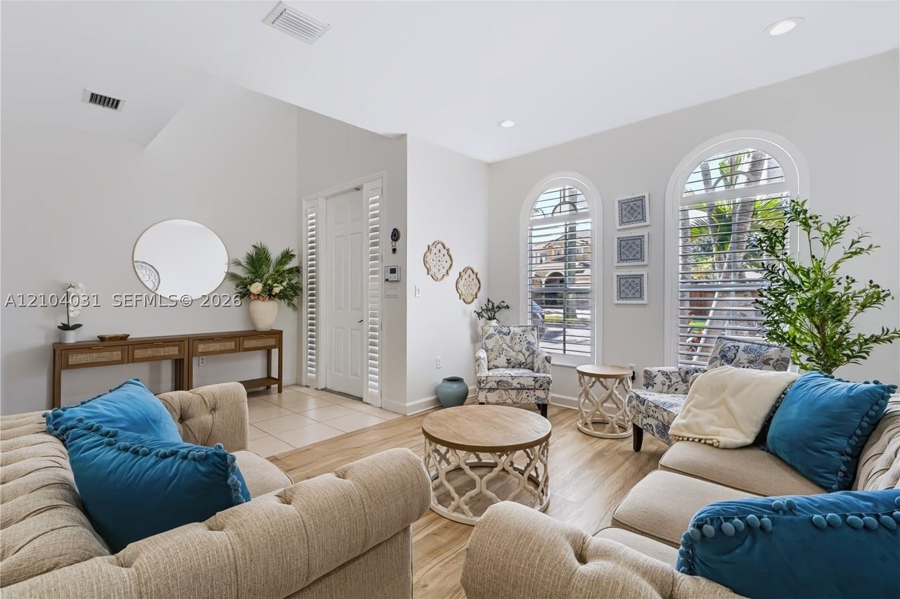 12313 Sw 123rd Ter - Photo 3 of 25