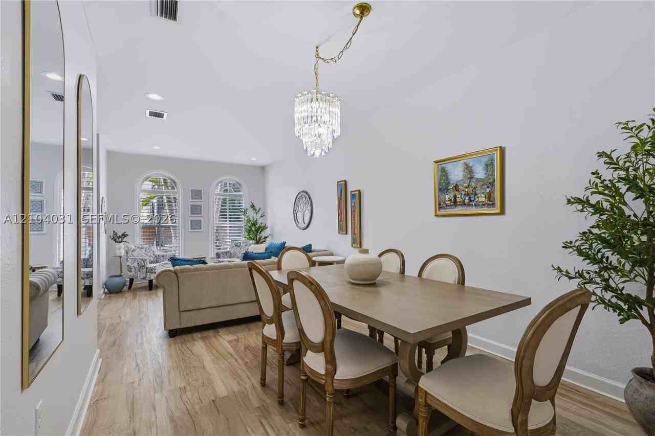 12313 Sw 123rd Ter - Photo 4 of 25