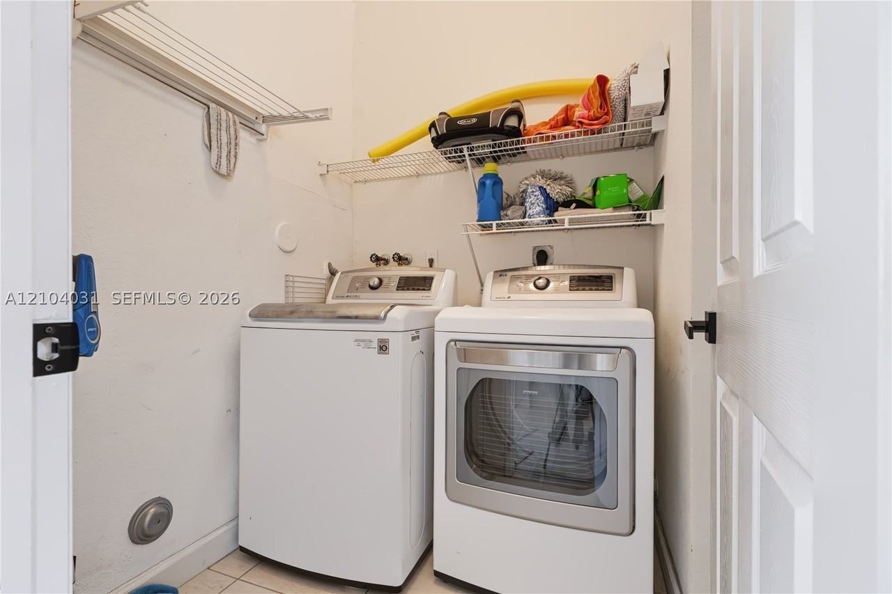 12313 Sw 123rd Ter - Photo 5 of 25
