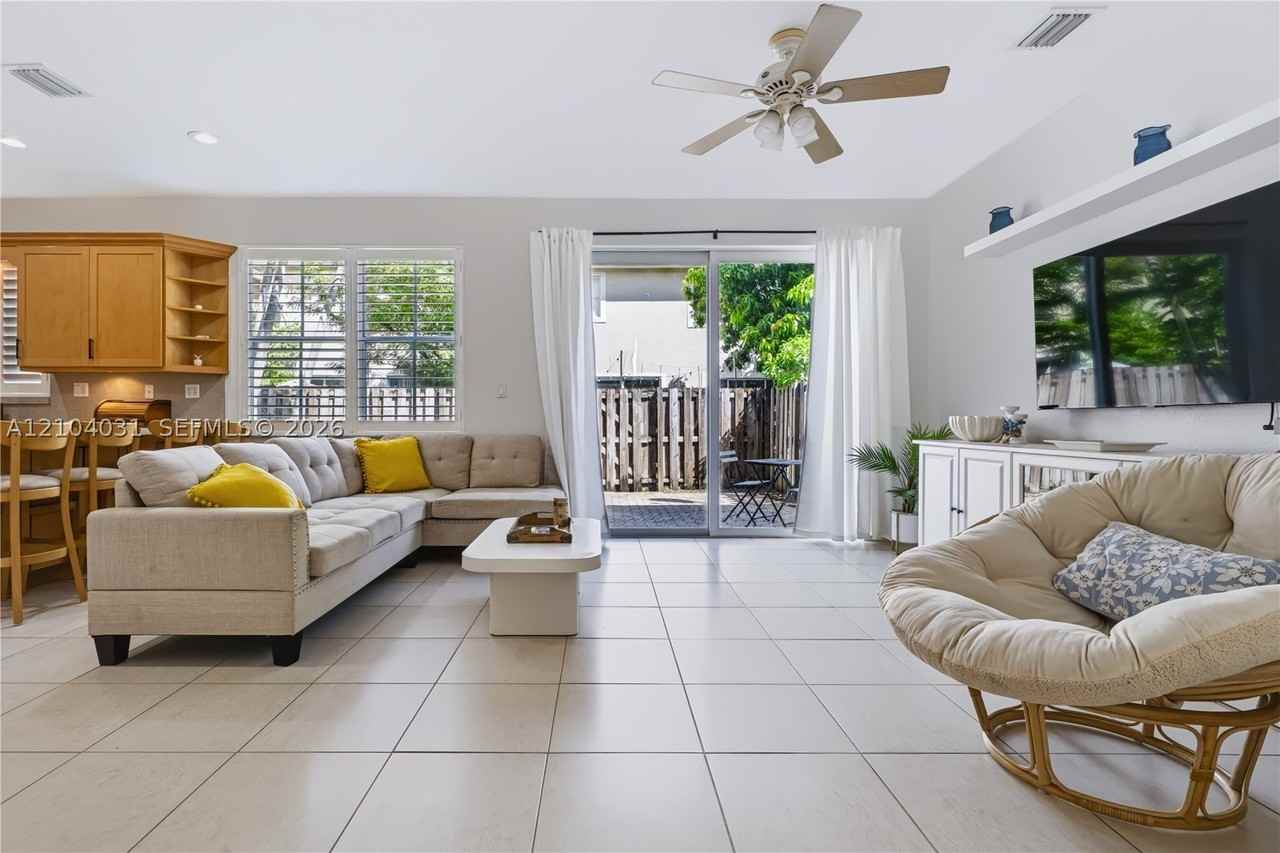 12313 Sw 123rd Ter - Photo 6 of 25