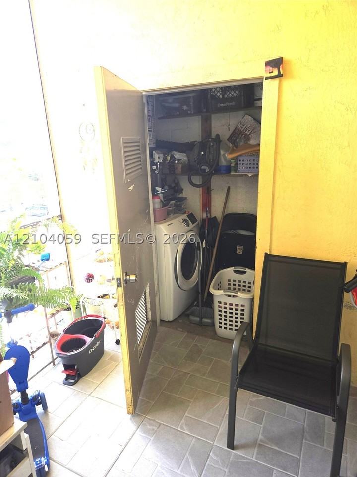 15330 Sw 106th Ter #902 - Photo 4 of 12