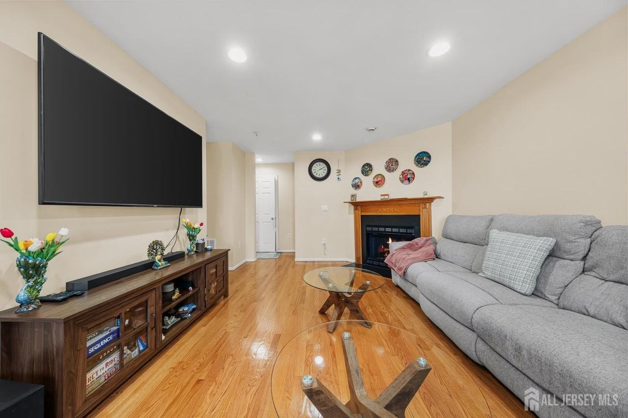 197 Barclay Ct - Photo 3 of 30