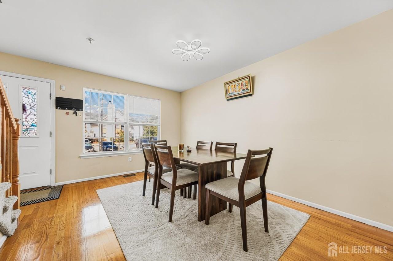 197 Barclay Ct - Photo 5 of 30