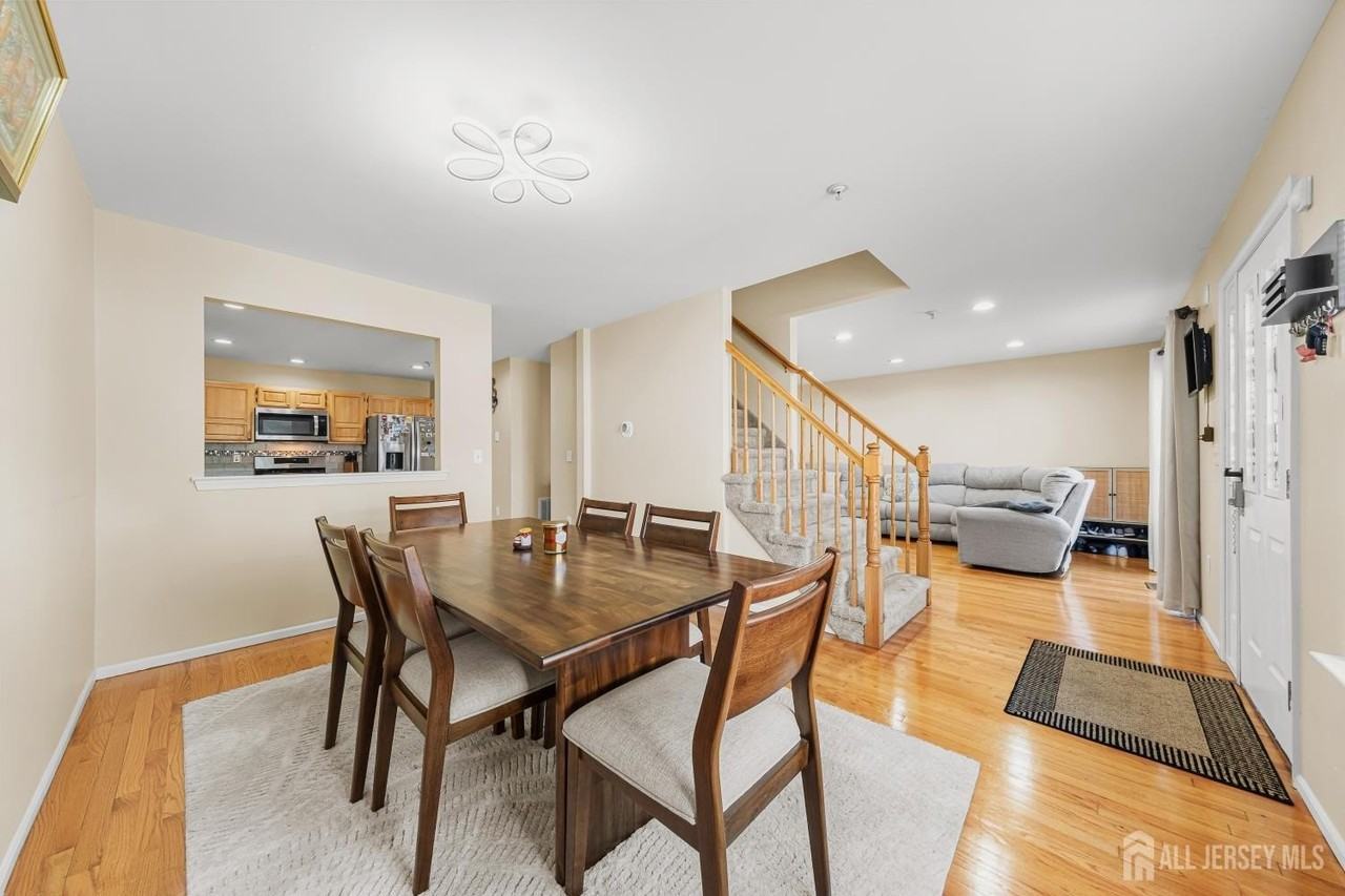 197 Barclay Ct - Photo 6 of 30