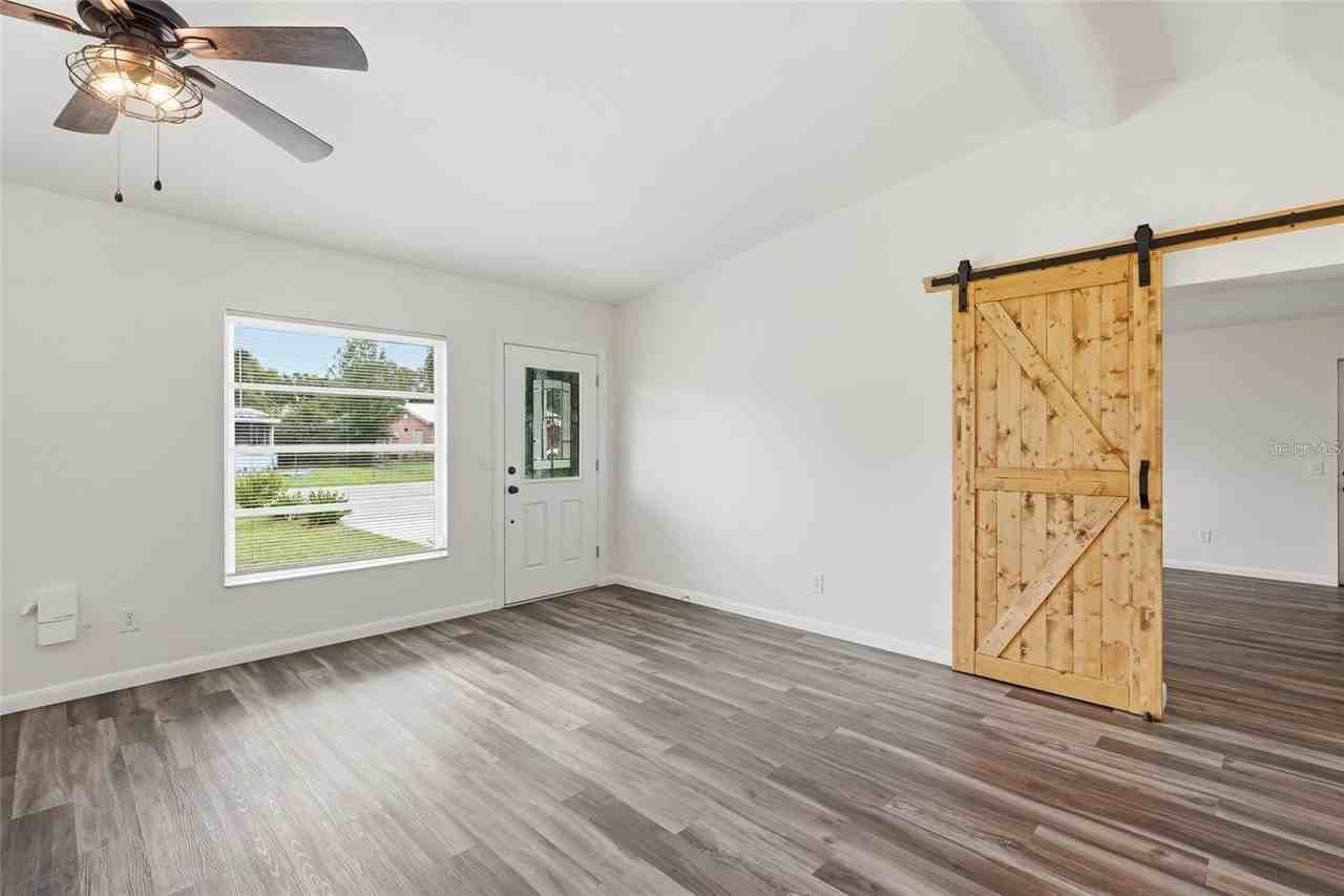 162 Bridle Path - Photo 2 of 7