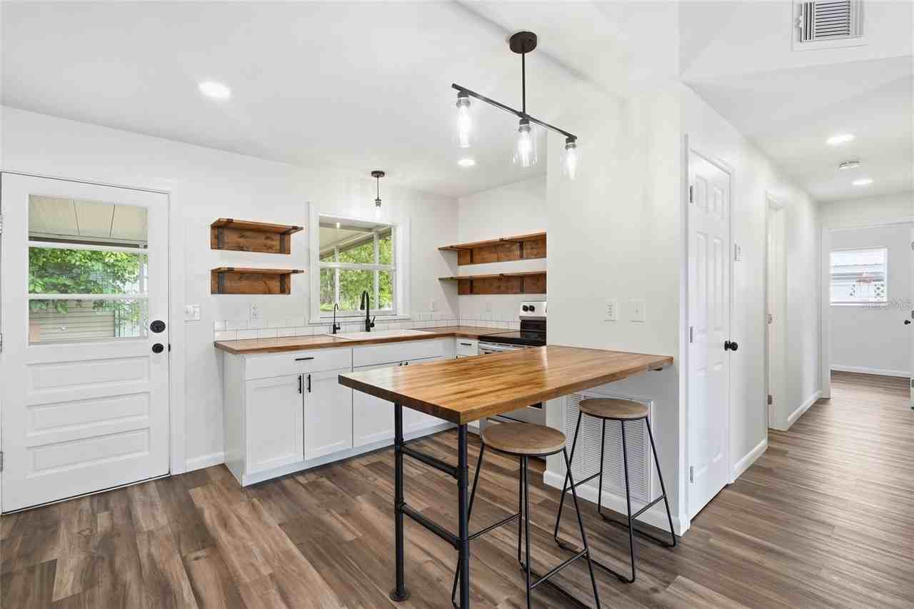 162 Bridle Path - Photo 3 of 7