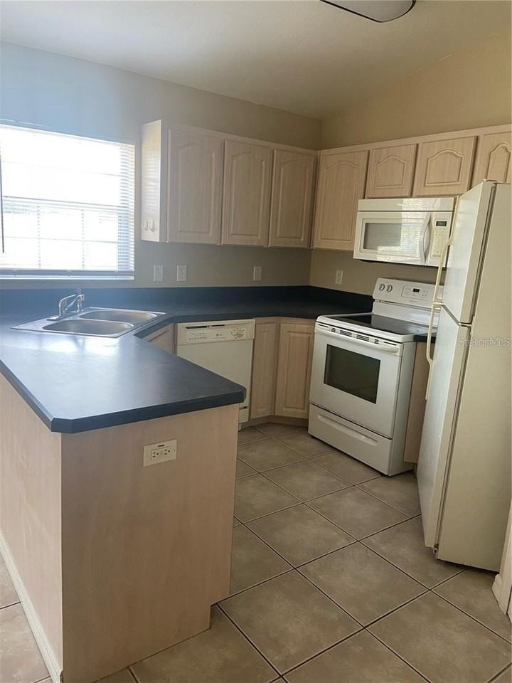 8 Paul Pl - Photo 2 of 19