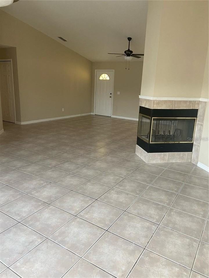 8 Paul Pl - Photo 3 of 19
