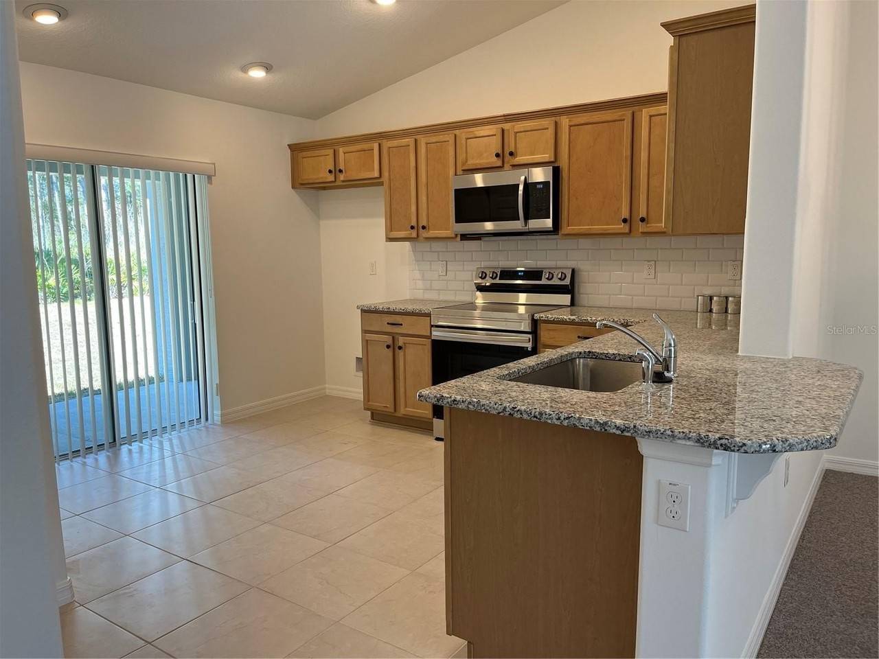 19 Buttonbush Ln #A - Photo 5 of 16