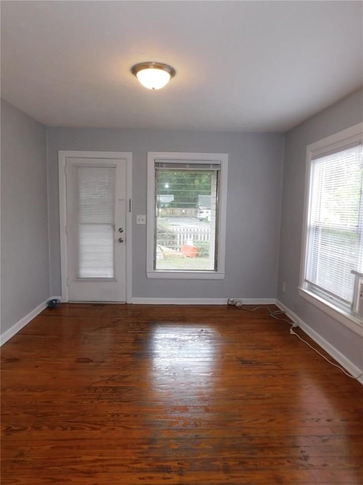 2609 Nw 6th St - Photo 2 of 20