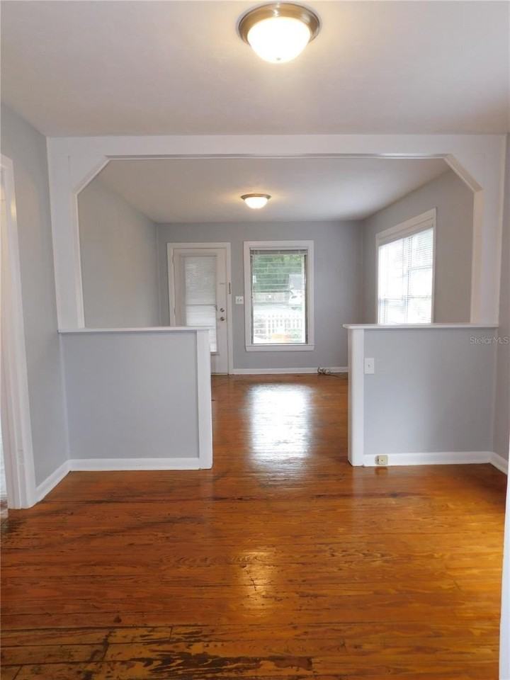 2609 Nw 6th St - Photo 4 of 20