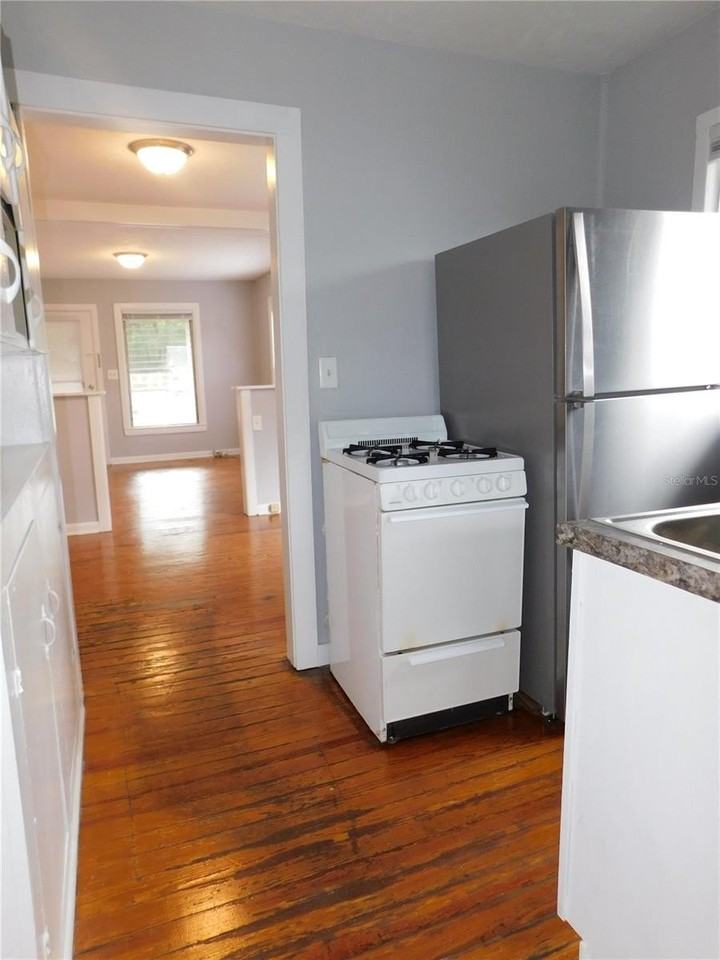 2609 Nw 6th St - Photo 5 of 20