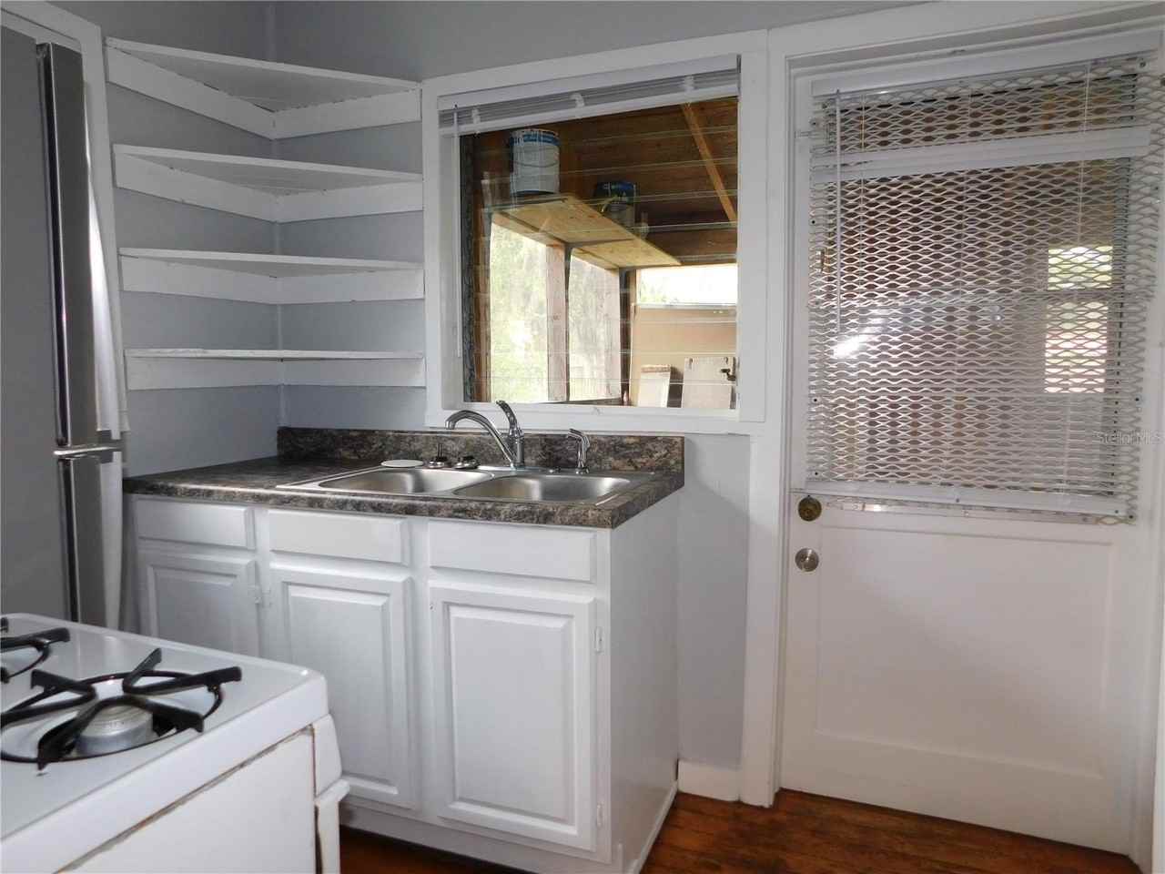 2609 Nw 6th St - Photo 6 of 20
