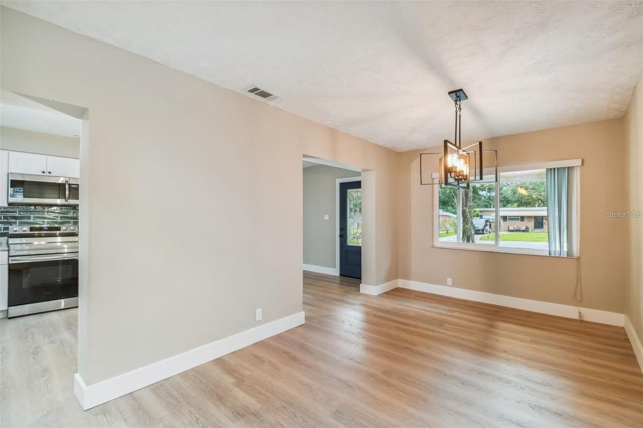 1717 W Eldred Dr - Photo 5 of 15