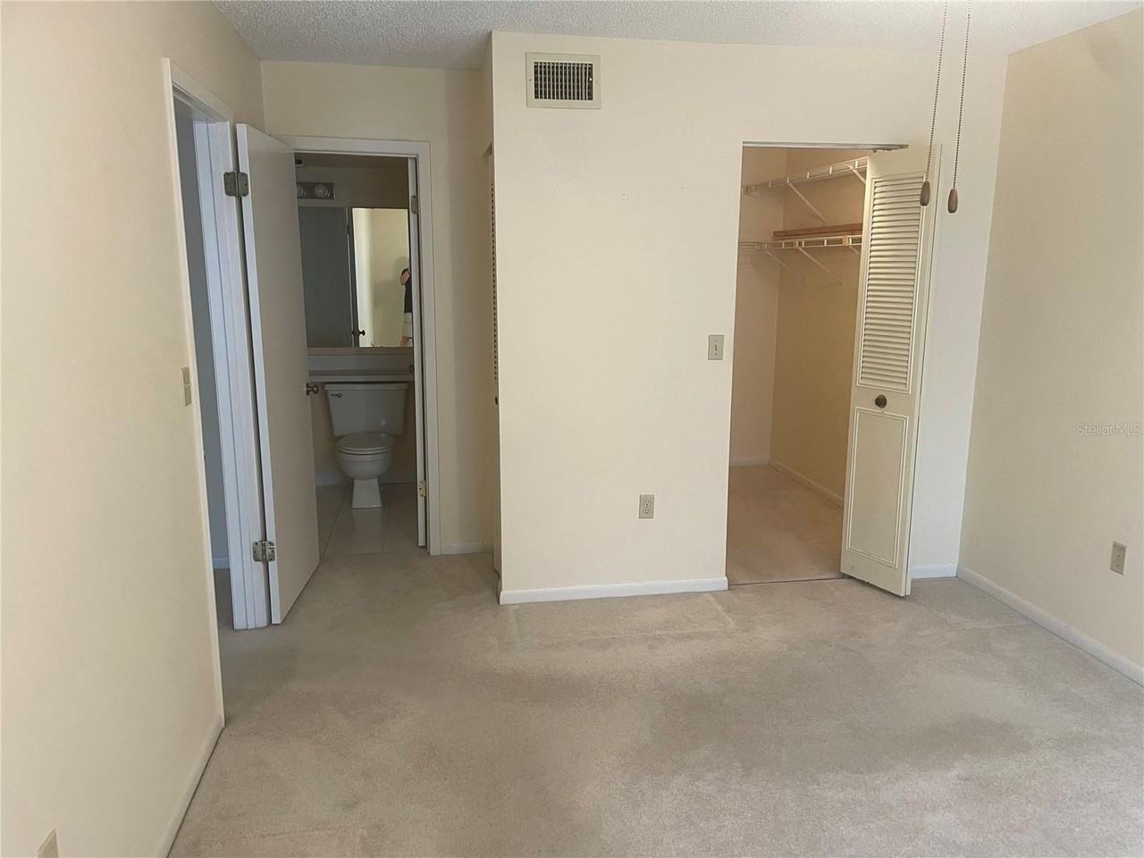 2642 Pine Ridge Way S #D1 - Photo 5 of 31