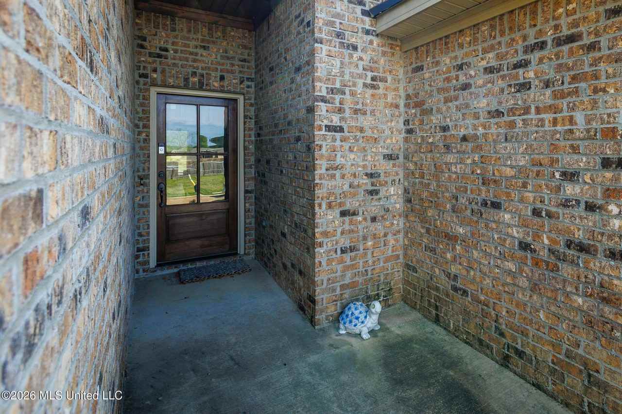 554 Birchwood Blvd - Photo 4 of 25