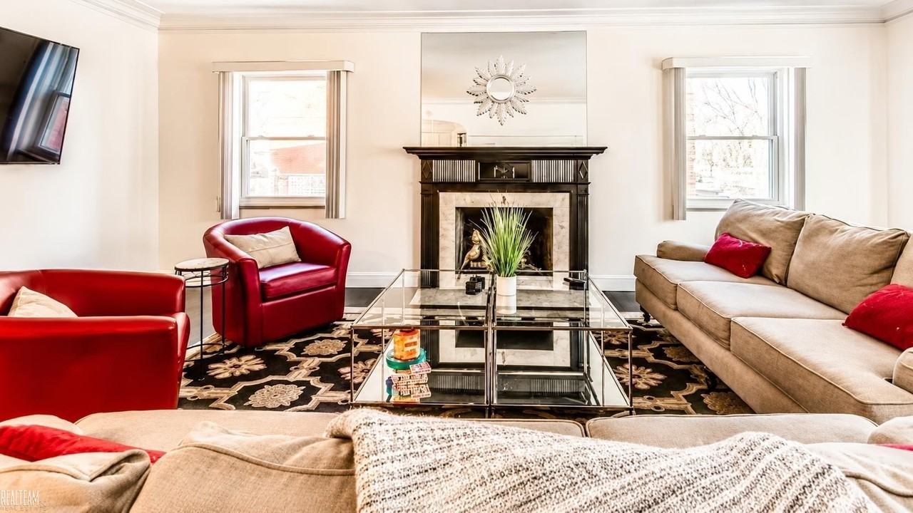 17135 Parkside St - Photo 3 of 27