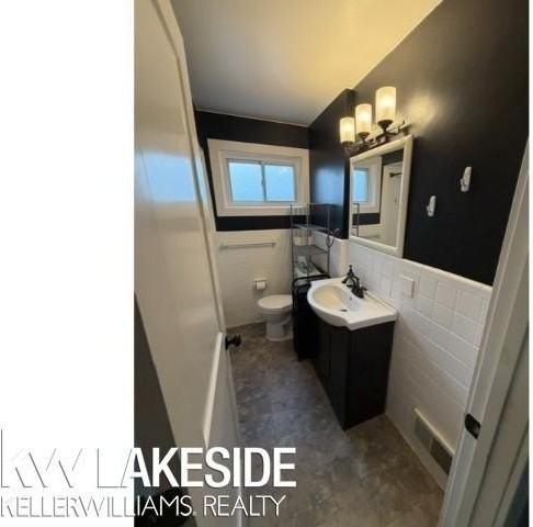 1620 Woodlawn Ave - Photo 4 of 20