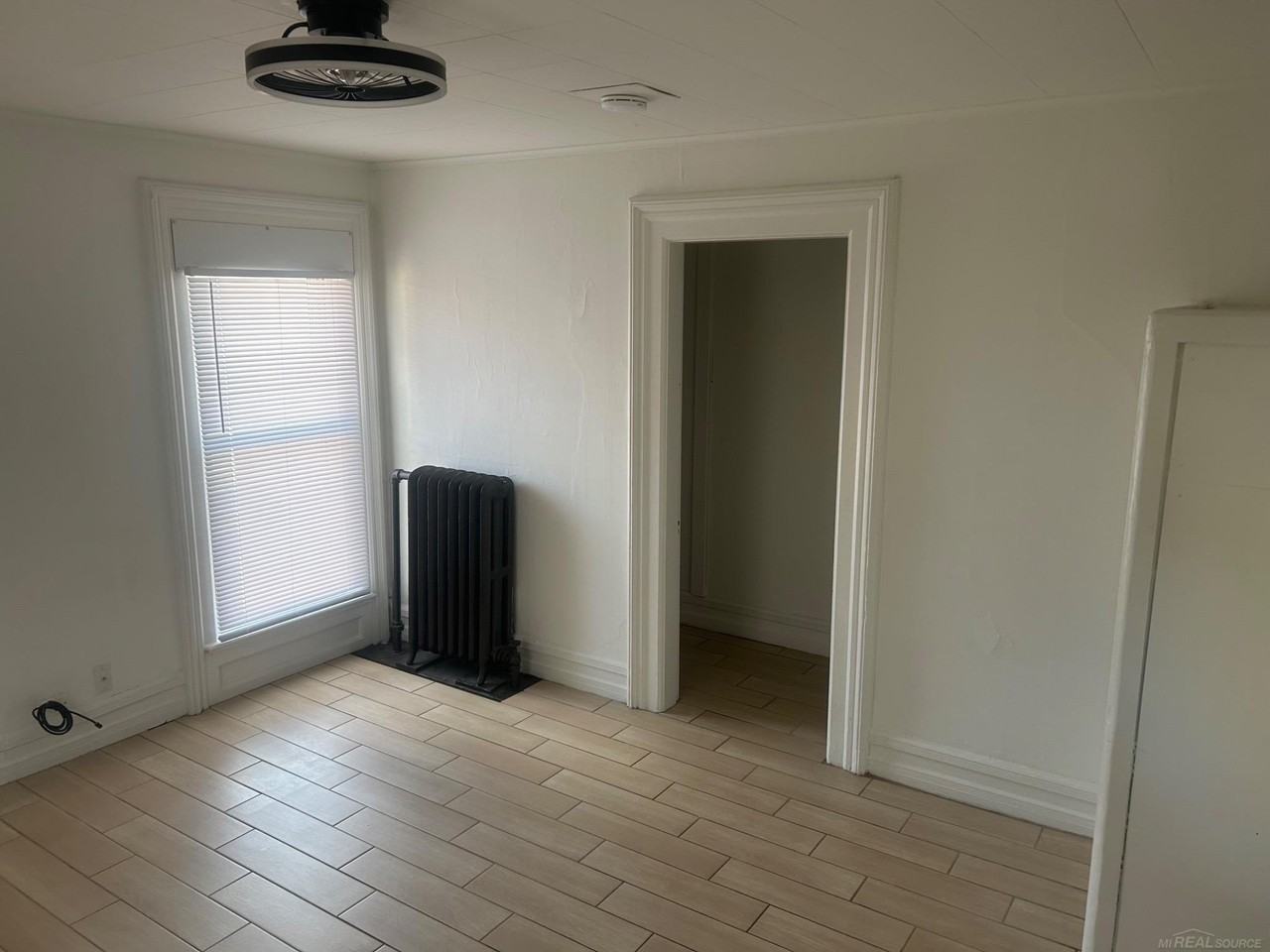 195 S Main St - Photo 4 of 6
