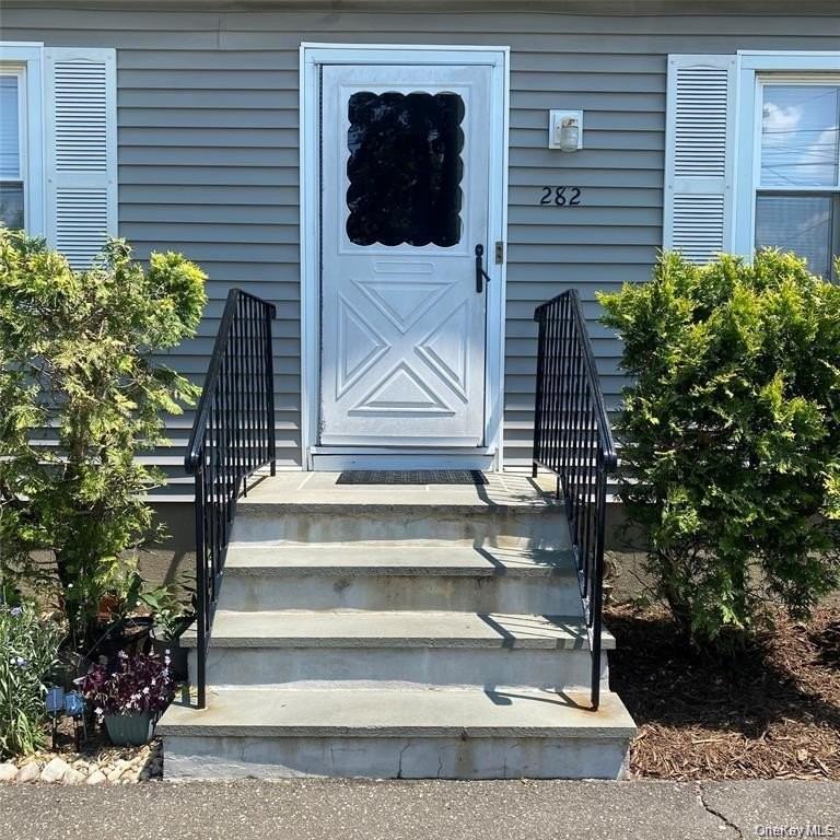 282 Laurel Rd #B - Photo 2 of 21