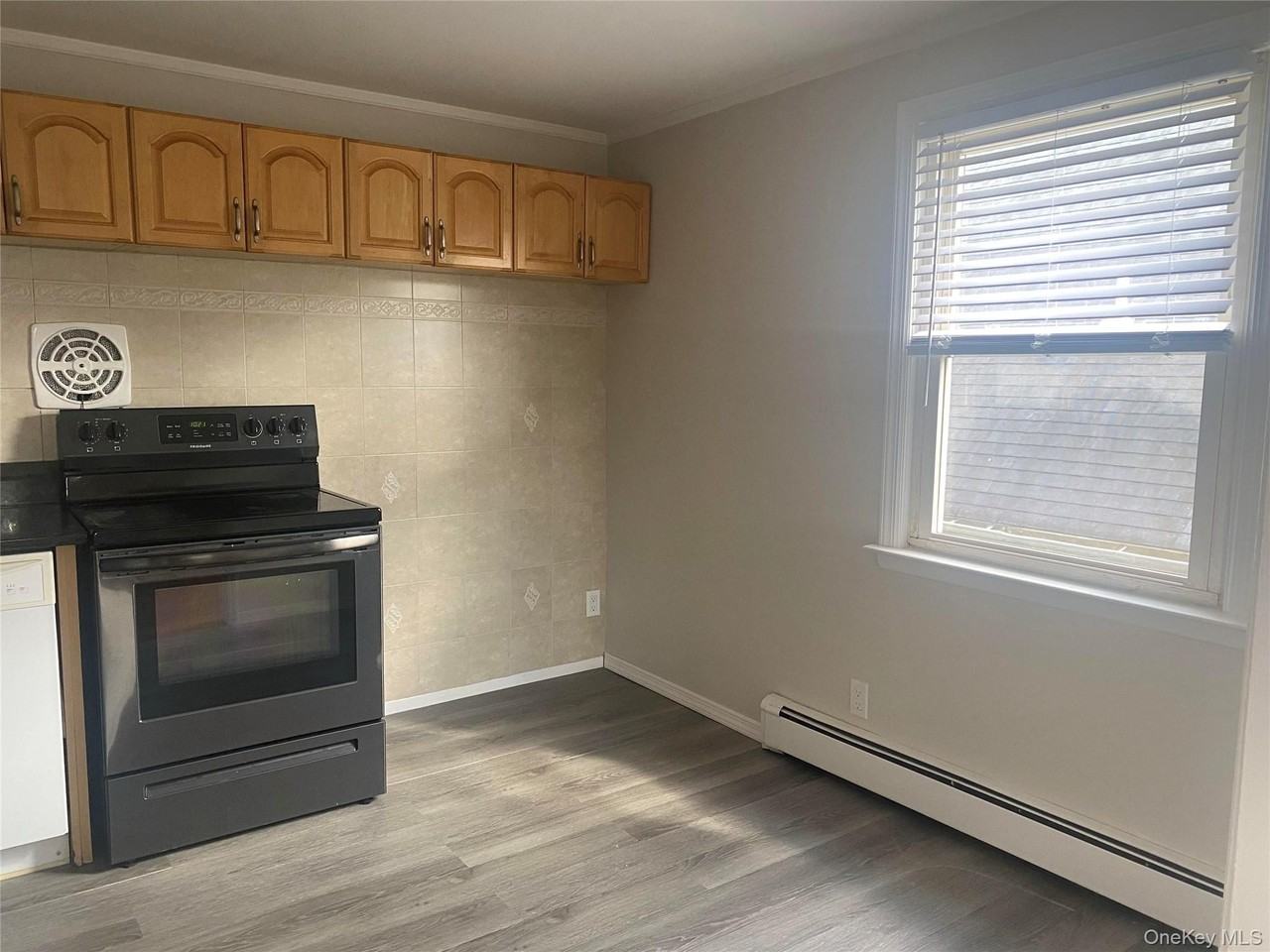 282 Laurel Rd #B - Photo 4 of 21