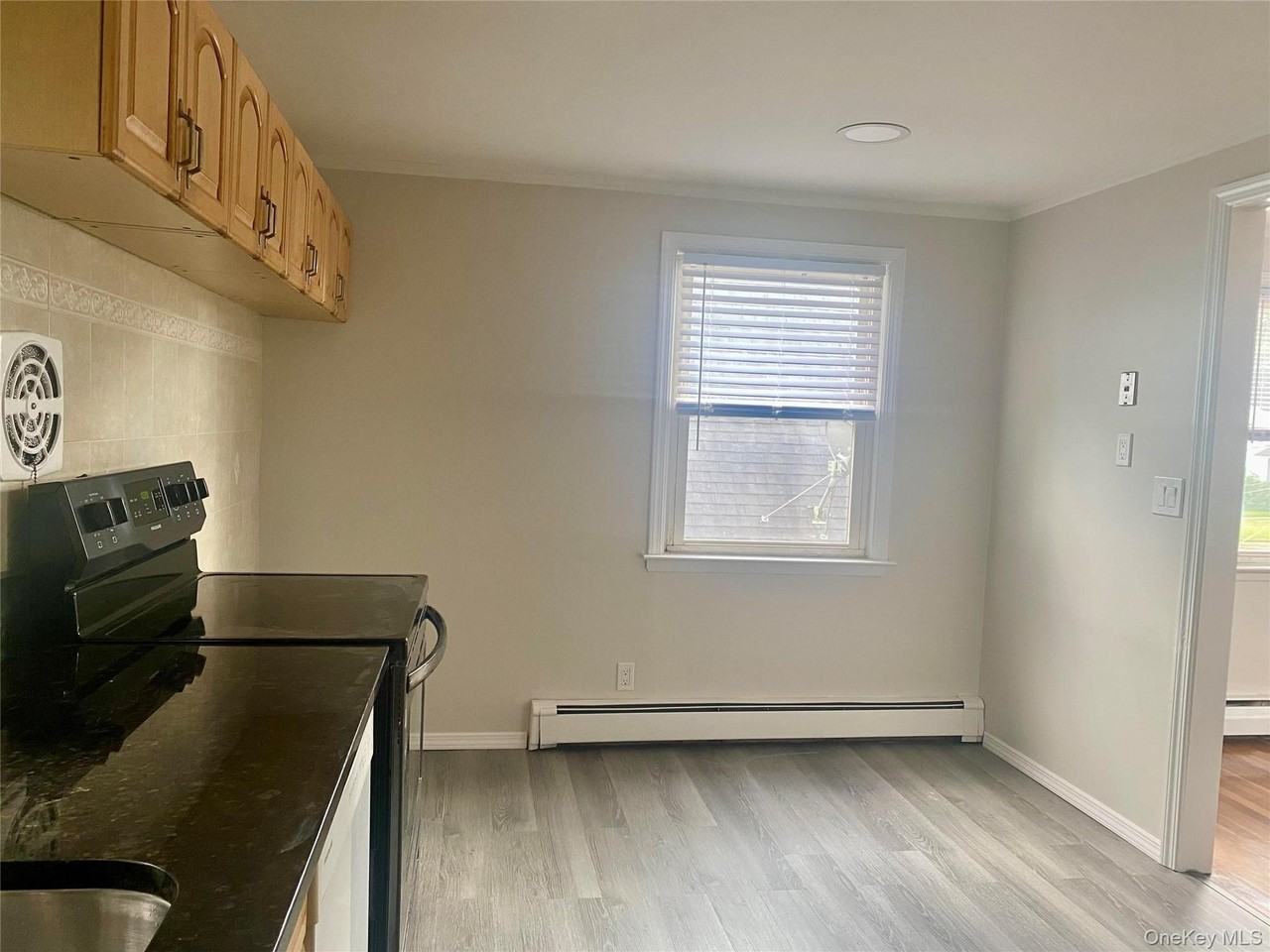 282 Laurel Rd #B - Photo 5 of 21