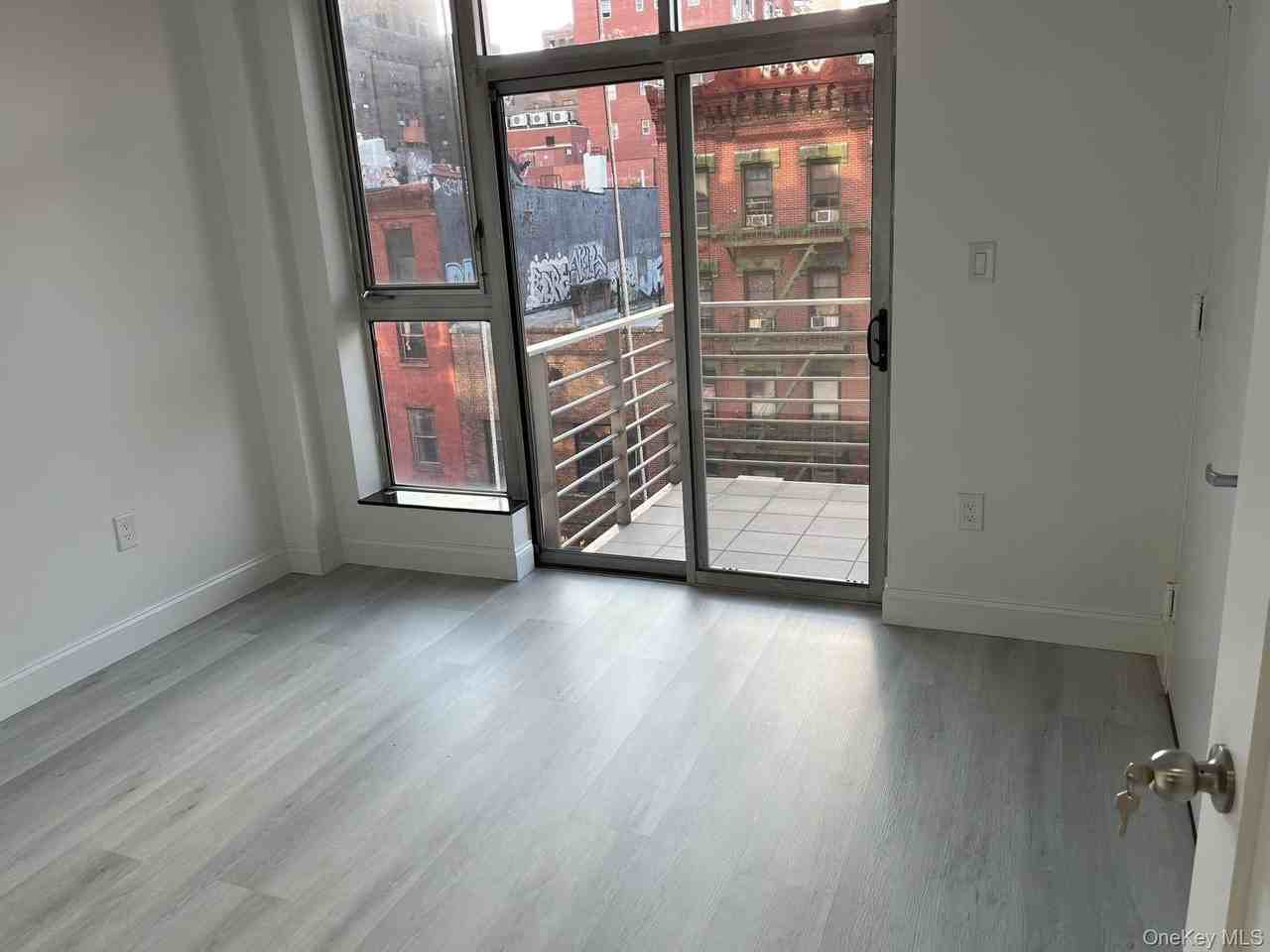 4446 Market St #5A - Photo 2 of 7
