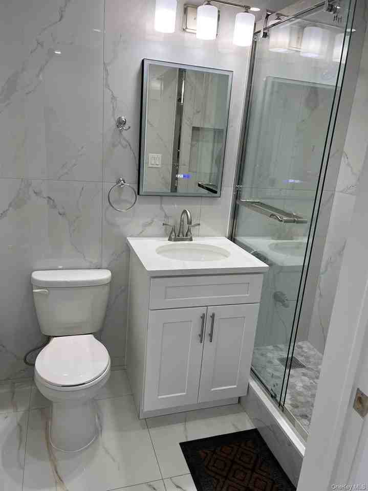 4446 Market St #5A - Photo 4 of 7