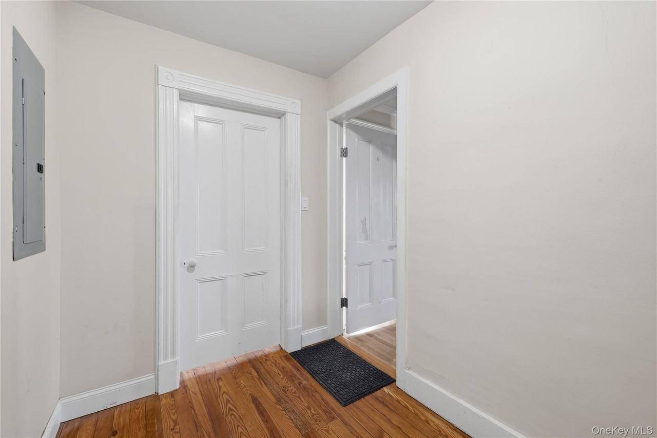 170 Old East Neck Rd - Photo 6 of 21