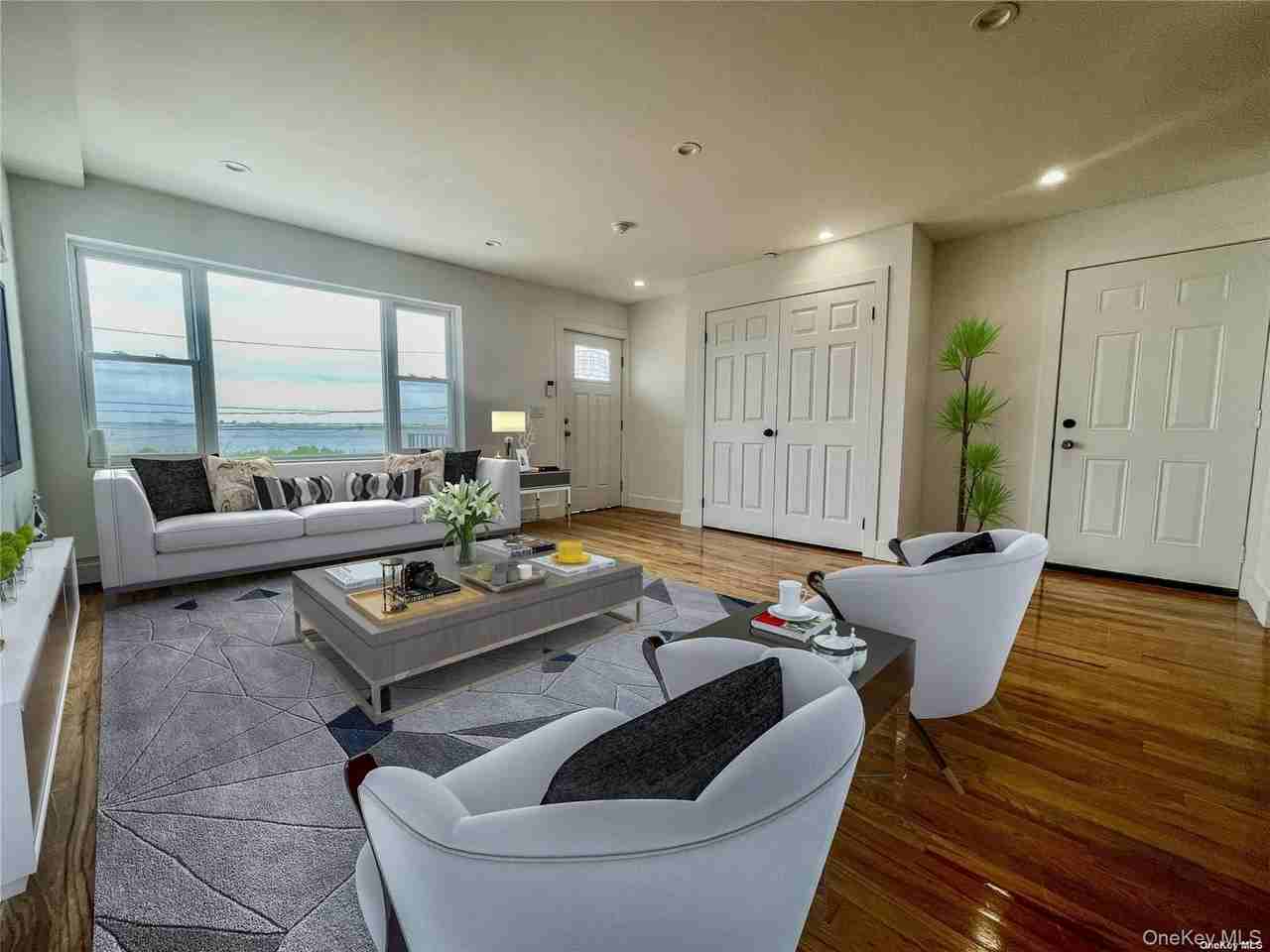 7413 Hillmeyer Ave - Photo 2 of 9