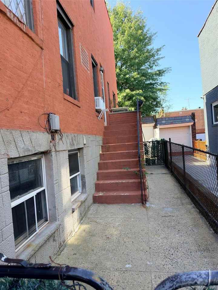 5226 73rd St #2ndFL - Photo 2 of 13