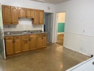 29 Wallis St #1 - Photo 6 of 17